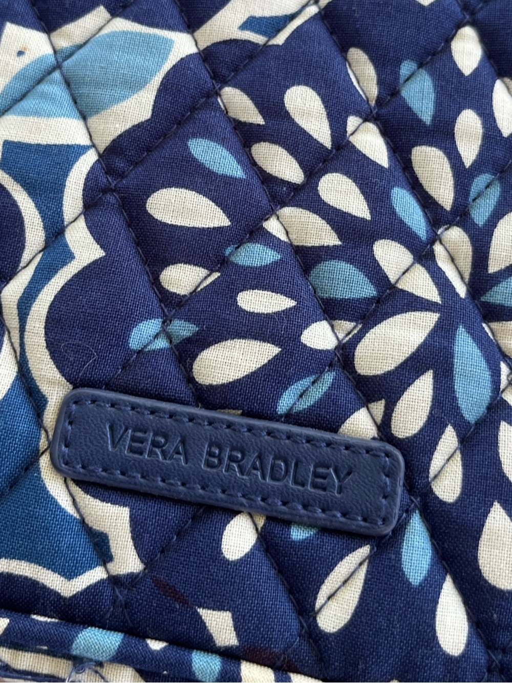 Vera Bradley Petal Splash Quilted Tablet Sleeve Case - NWOT - Picture 5 of 6